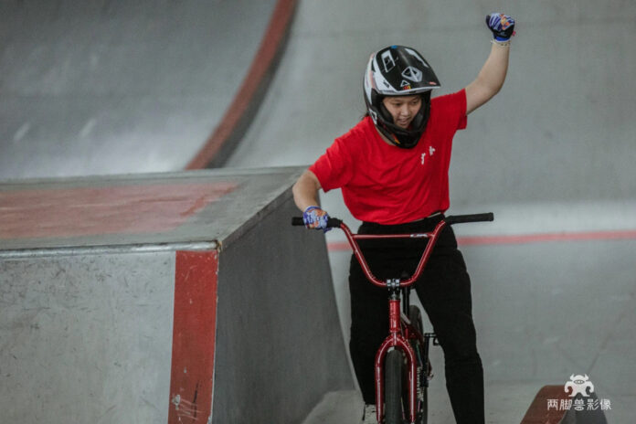 0418_1 Zhou Min Hou BMX